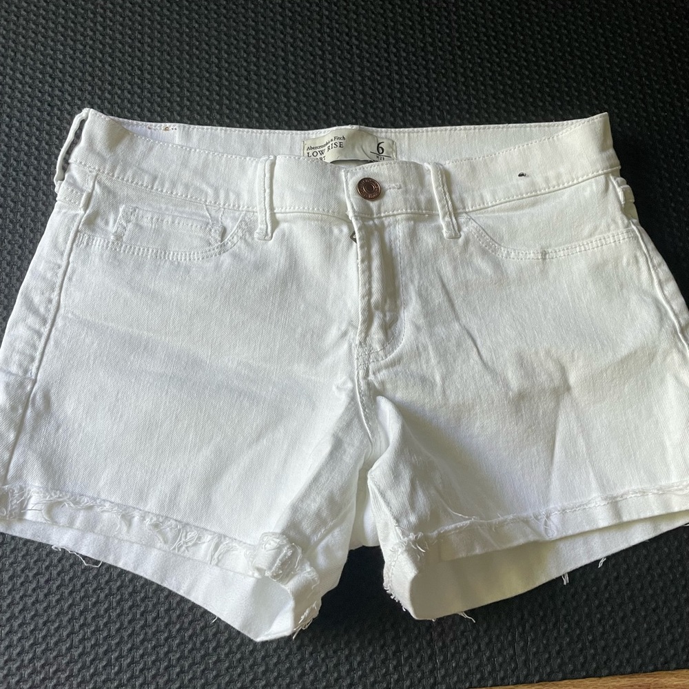 New without tags, white jean shorts .